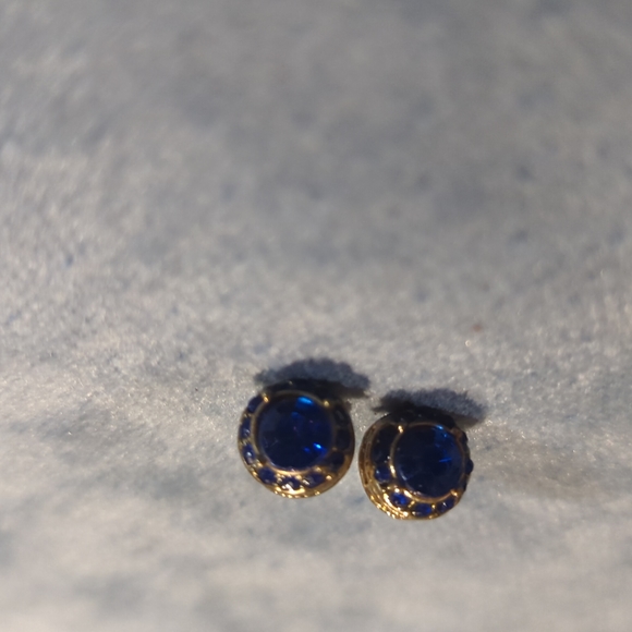 Earrings - Picture 2 of 4